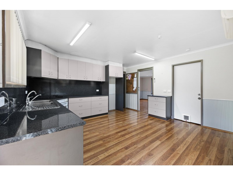 19 Luck Street, Moruya NSW 2537