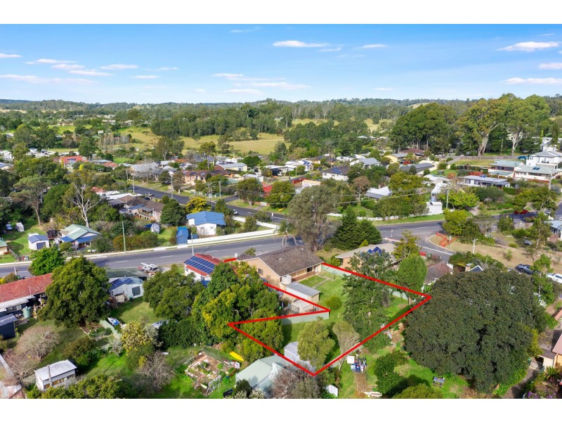 19 Luck Street, Moruya NSW 2537