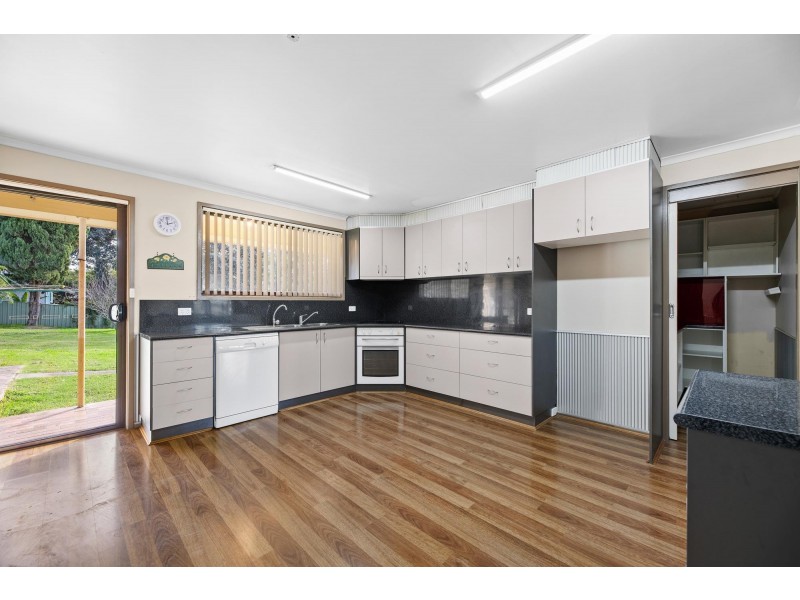 19 Luck Street, Moruya NSW 2537