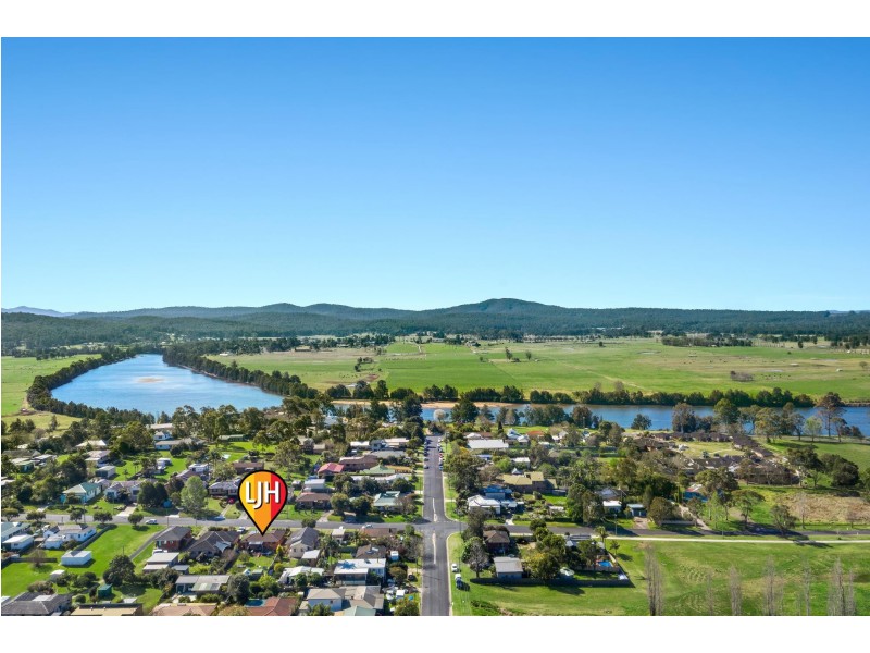 19 Shore Street, Moruya NSW 2537