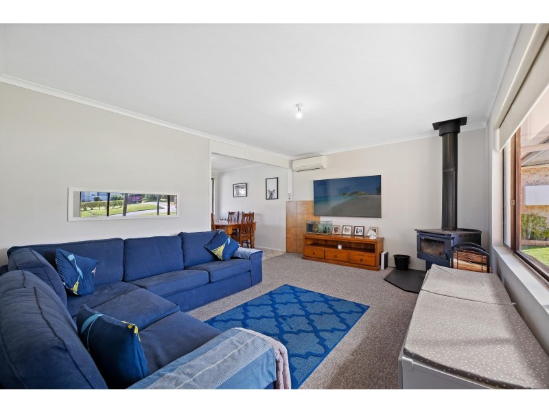 19 Shore Street, Moruya NSW 2537