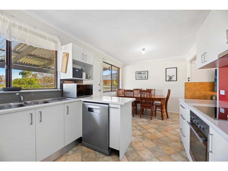 19 Shore Street, Moruya NSW 2537