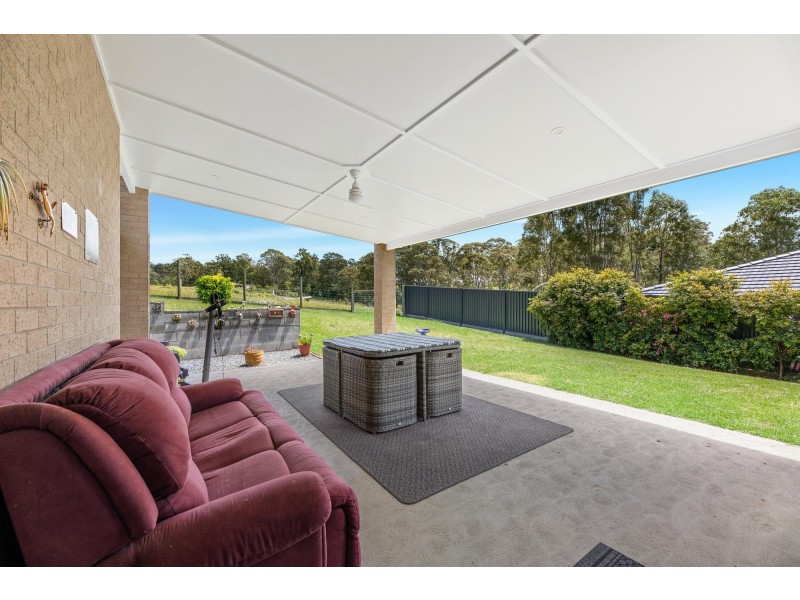 8 Swan Ridge Place, Moruya NSW 2537