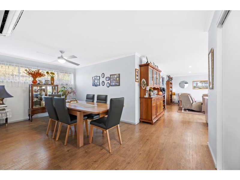 8 Swan Ridge Place, Moruya NSW 2537