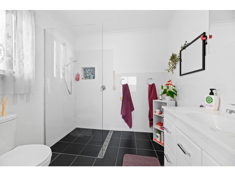 8 Swan Ridge Place, Moruya NSW 2537