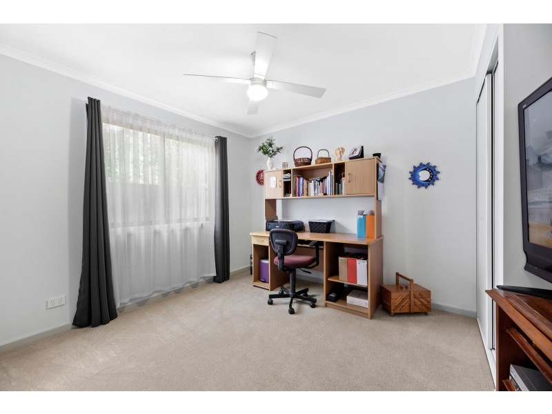 8 Swan Ridge Place, Moruya NSW 2537