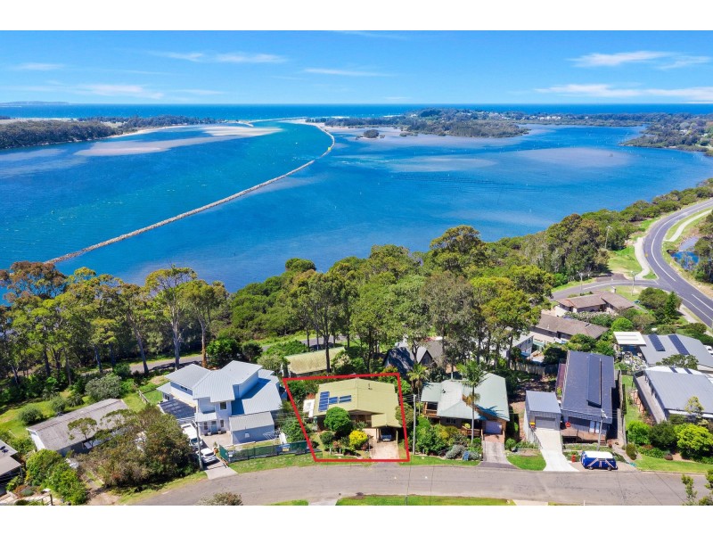 24 Millers Crescent, Moruya Heads NSW 2537