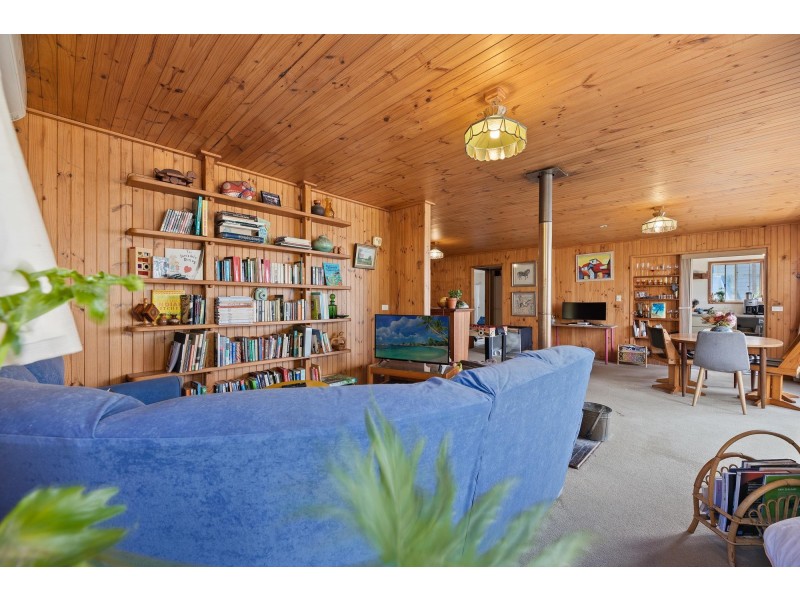 24 Millers Crescent, Moruya Heads NSW 2537