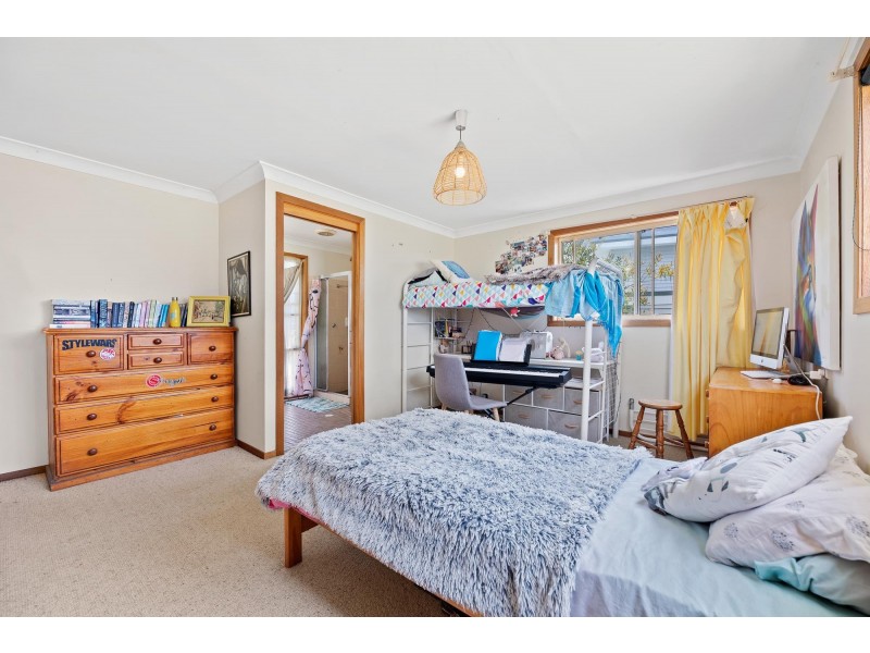 24 Millers Crescent, Moruya Heads NSW 2537