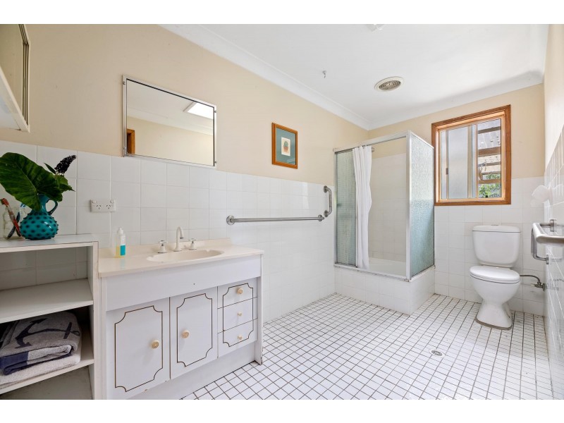 24 Millers Crescent, Moruya Heads NSW 2537