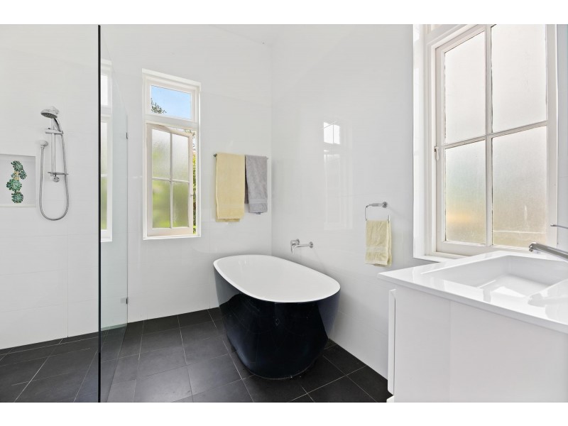 17 Page Street, Moruya NSW 2537