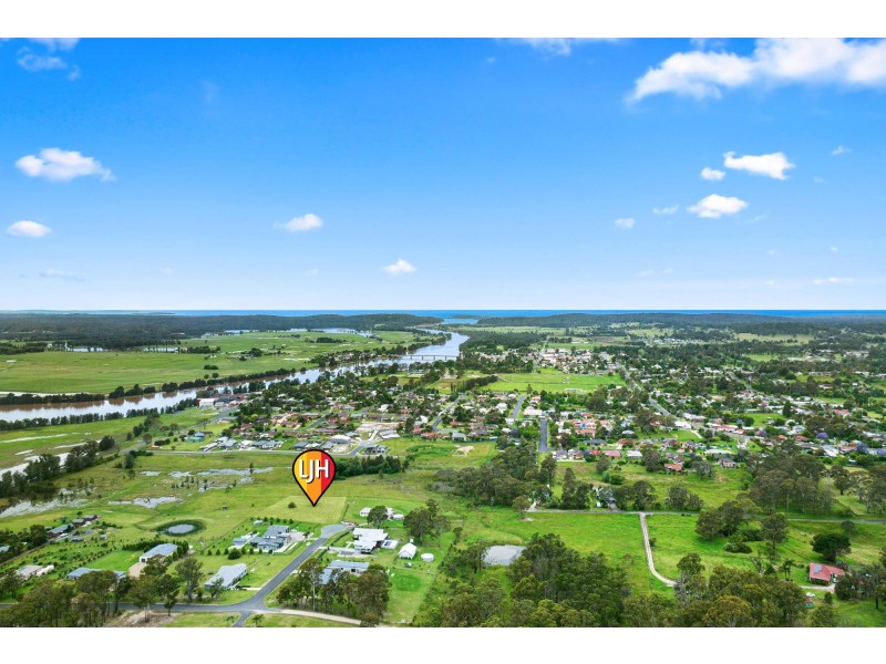 15 Redtree Place, Moruya NSW 2537