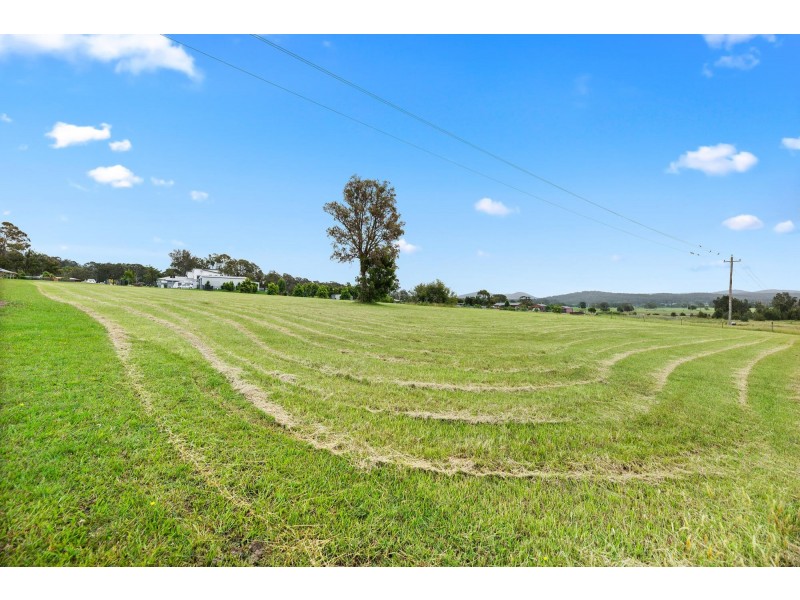 15 Redtree Place, Moruya NSW 2537