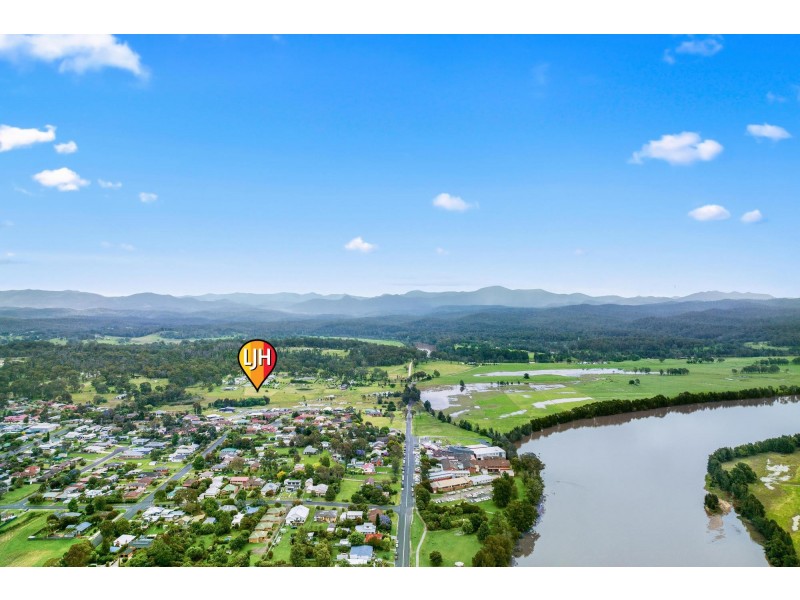 15 Redtree Place, Moruya NSW 2537