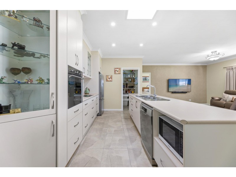 8 Brindabella Street, Bergalia NSW 2537