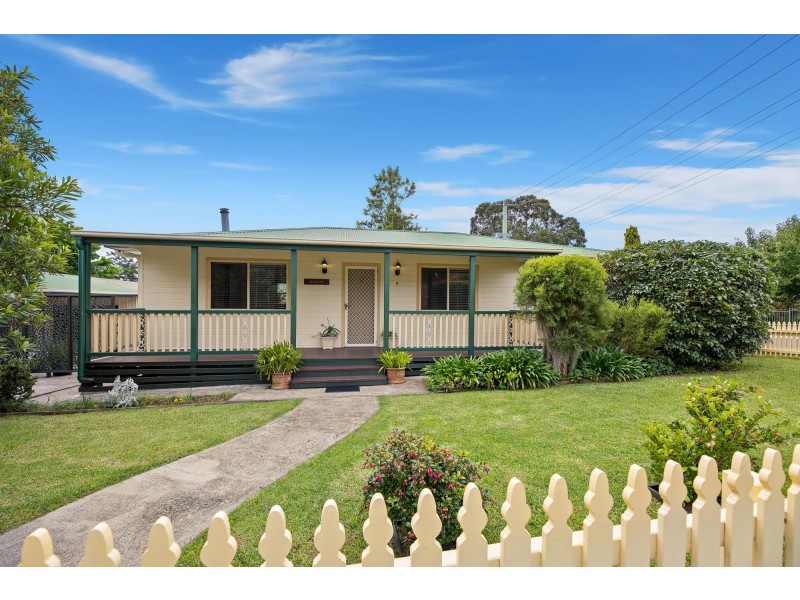 8 Bergalia Street, Moruya NSW 2537