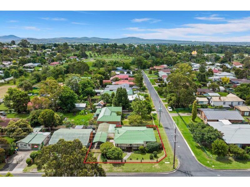 8 Bergalia Street, Moruya NSW 2537