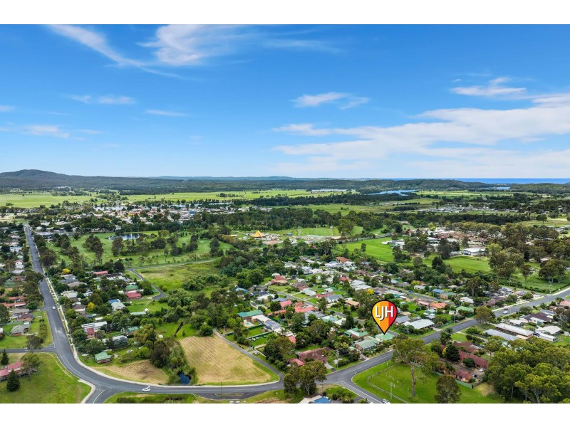 8 Bergalia Street, Moruya NSW 2537