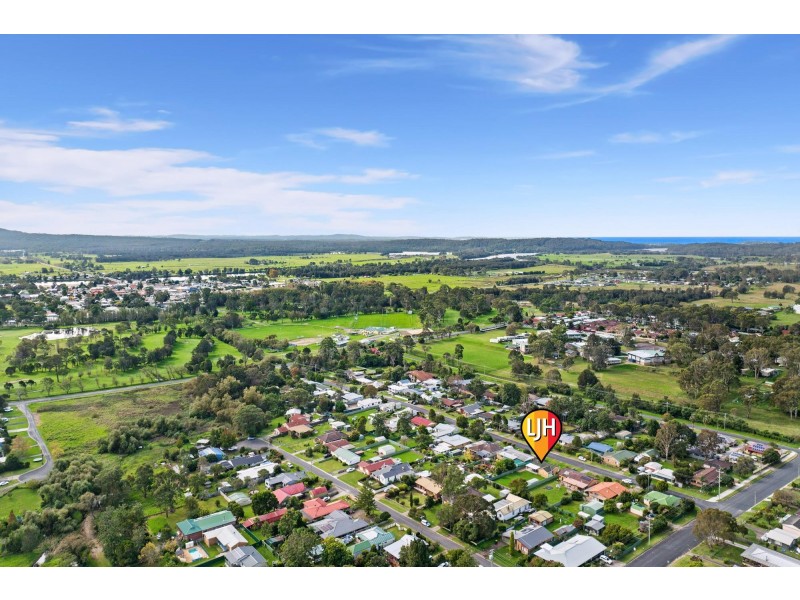 33 Haslingden Street, Moruya NSW 2537