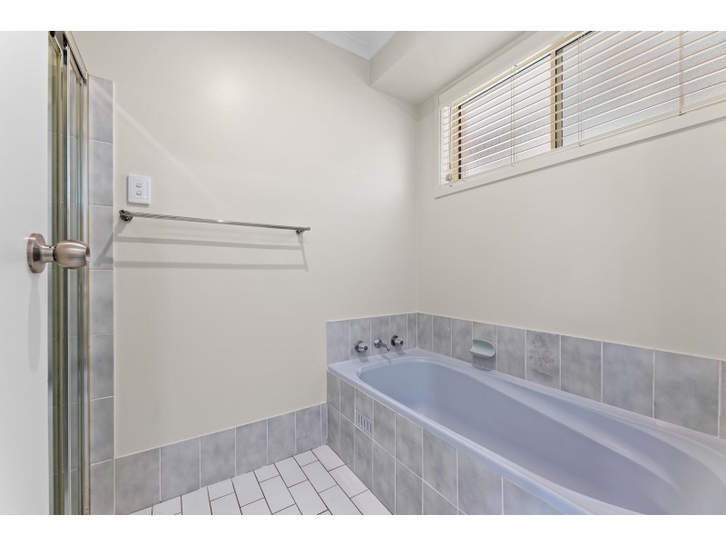 33 Haslingden Street, Moruya NSW 2537