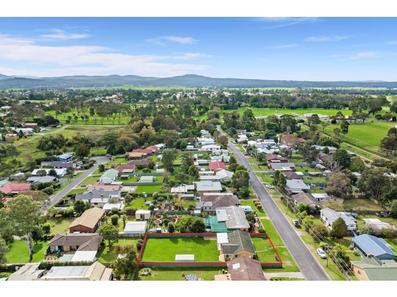 33 Haslingden Street, Moruya NSW 2537