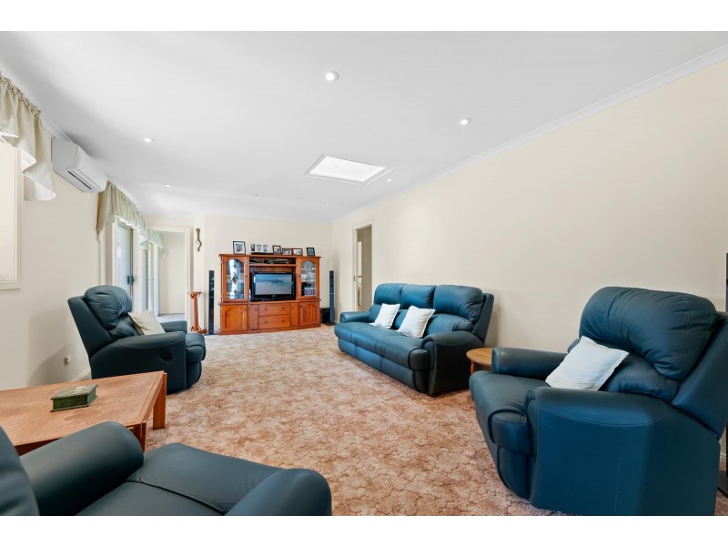 19 Glenduart Grove, Moruya NSW 2537