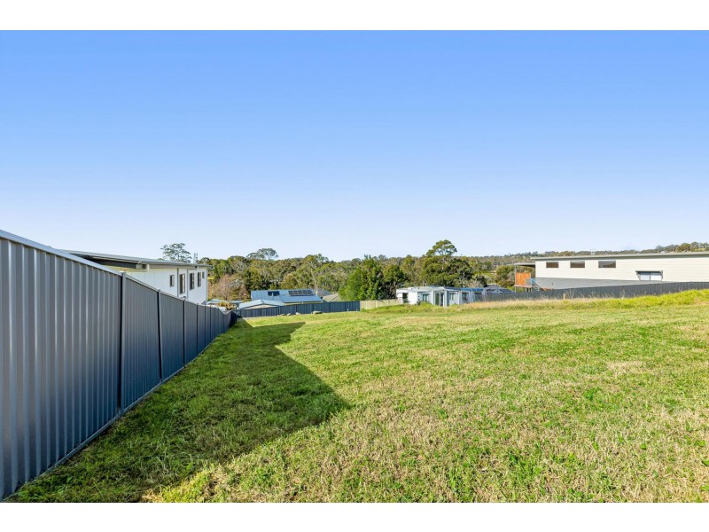 9 Swan Ridge Place, Moruya NSW 2537