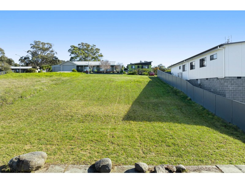 9 Swan Ridge Place, Moruya NSW 2537