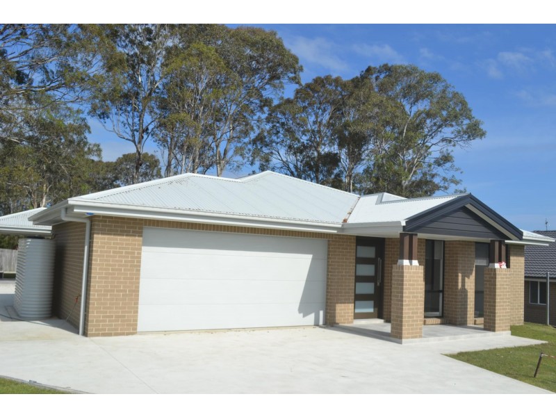 6 Joy Place, Moruya NSW 2537