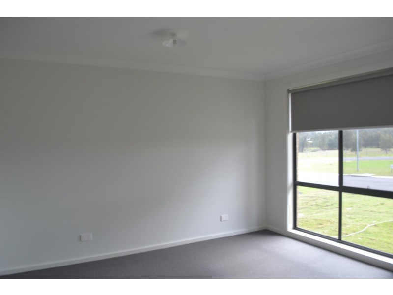 6 Joy Place, Moruya NSW 2537