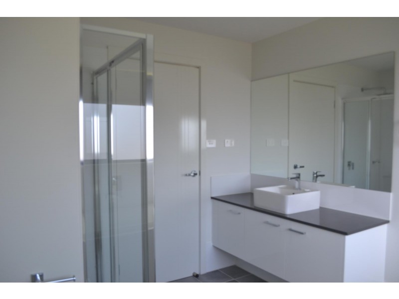 6 Joy Place, Moruya NSW 2537