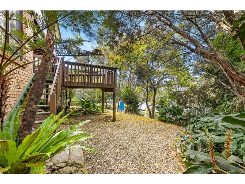 16 Hazel Road, Moruya Heads NSW 2537