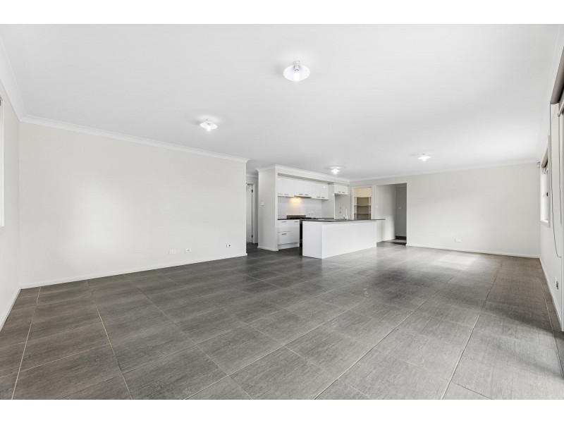 6 Joy Place, Moruya NSW 2537