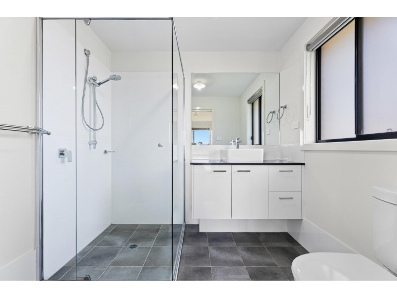 6 Joy Place, Moruya NSW 2537
