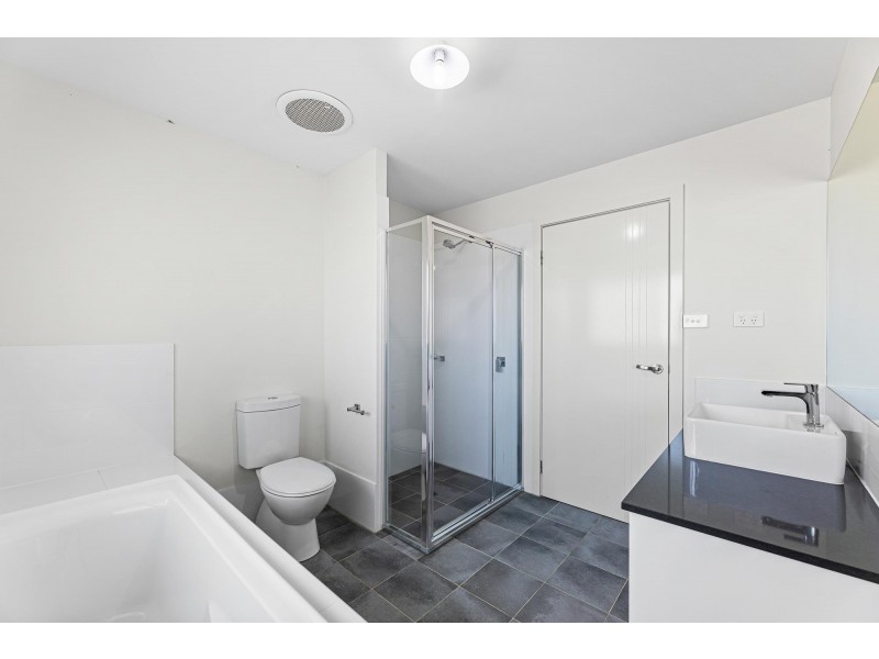 6 Joy Place, Moruya NSW 2537