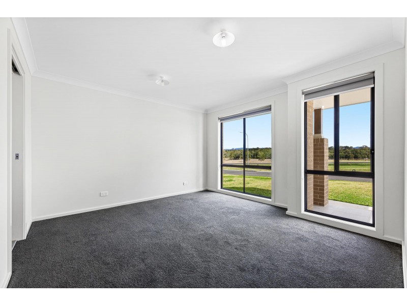 6 Joy Place, Moruya NSW 2537