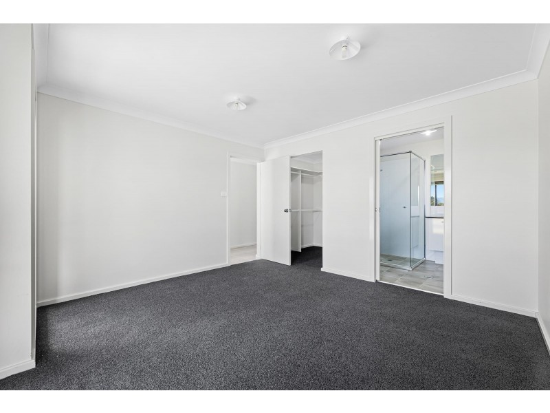 6 Joy Place, Moruya NSW 2537