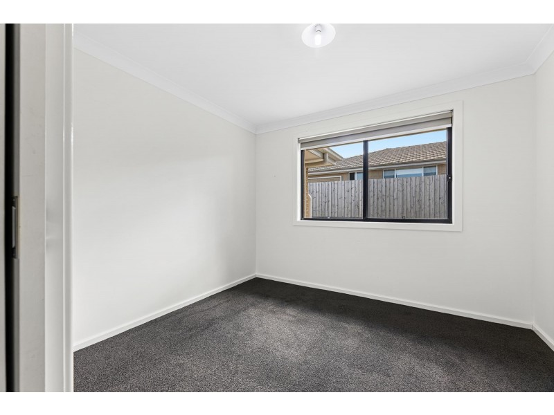 6 Joy Place, Moruya NSW 2537