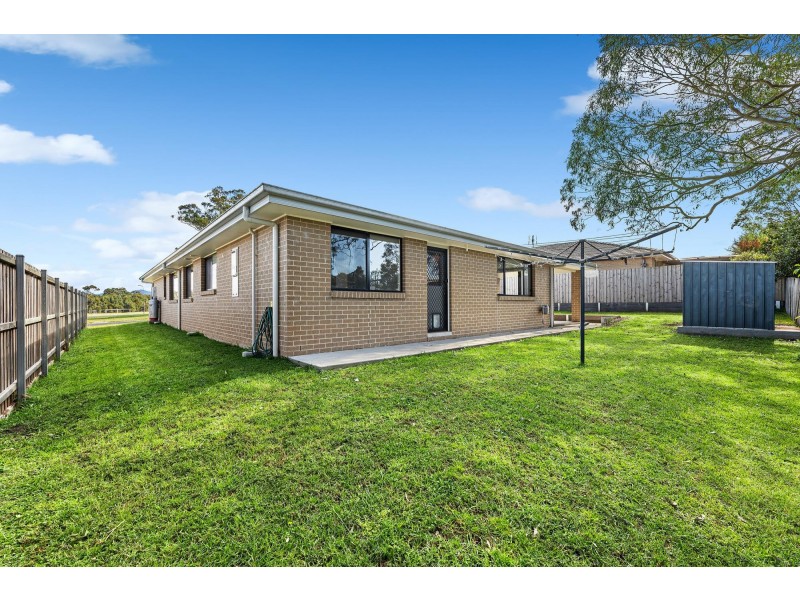 6 Joy Place, Moruya NSW 2537