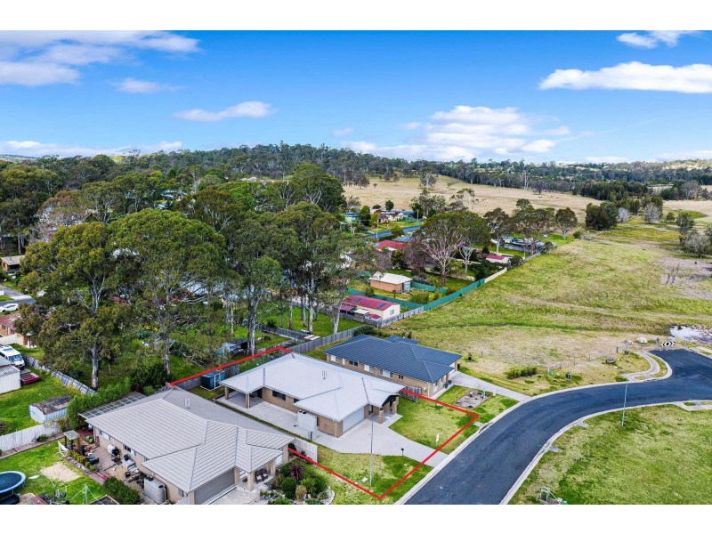 6 Joy Place, Moruya NSW 2537