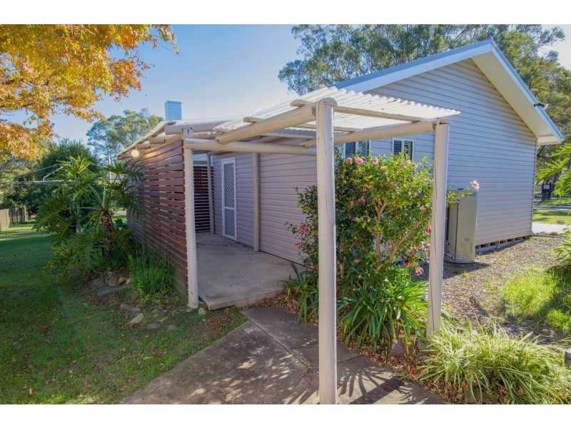 49 Bergalia Street, Moruya NSW 2537