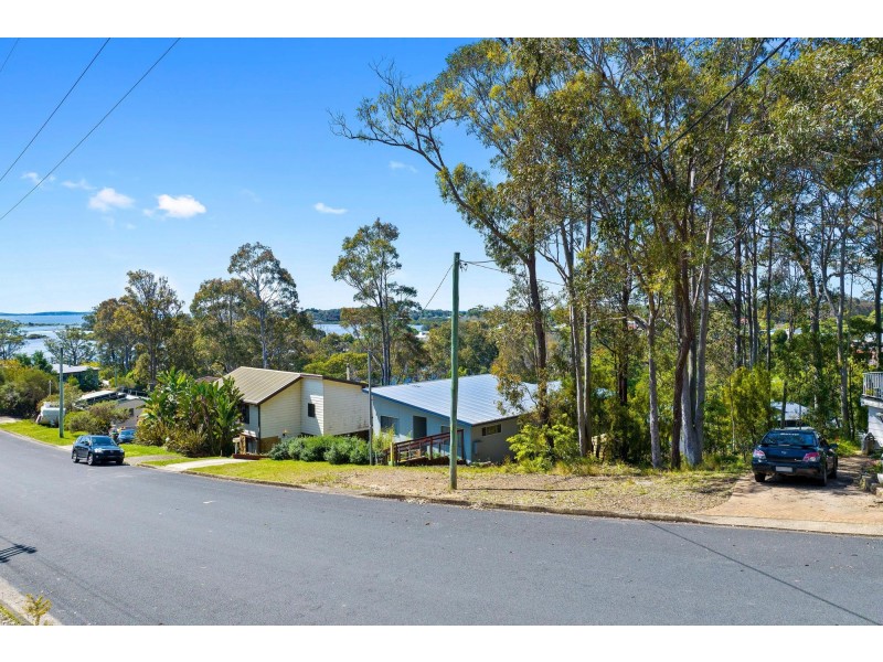 22 Hazel Road, Moruya Heads NSW 2537