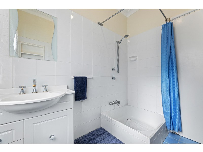 4 Sutcliffe Street, Bodalla NSW 2545