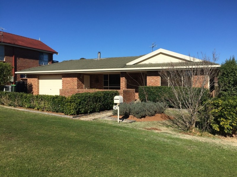 6 Craig Mostyn Place, Moruya NSW 2537