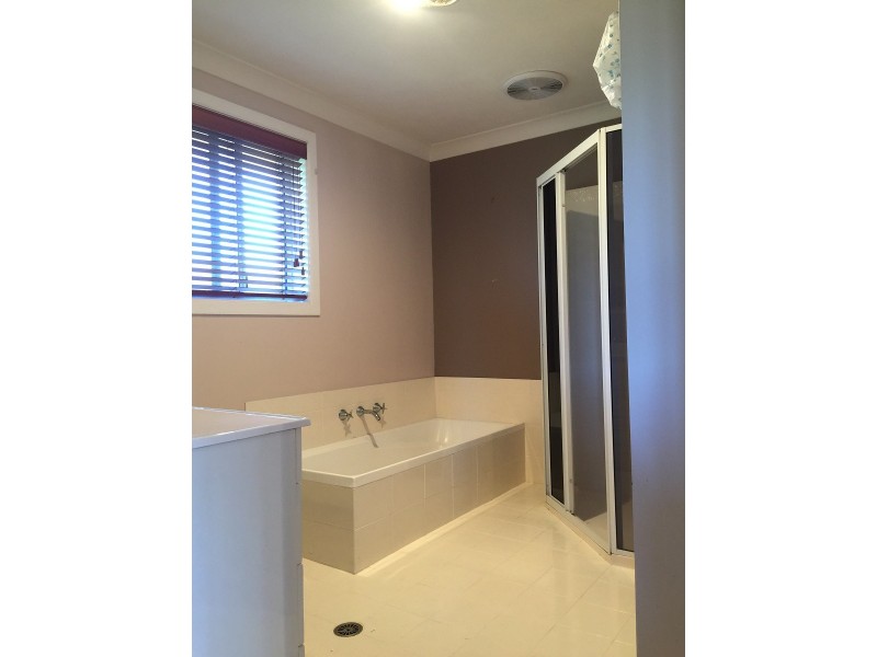 6 Craig Mostyn Place, Moruya NSW 2537