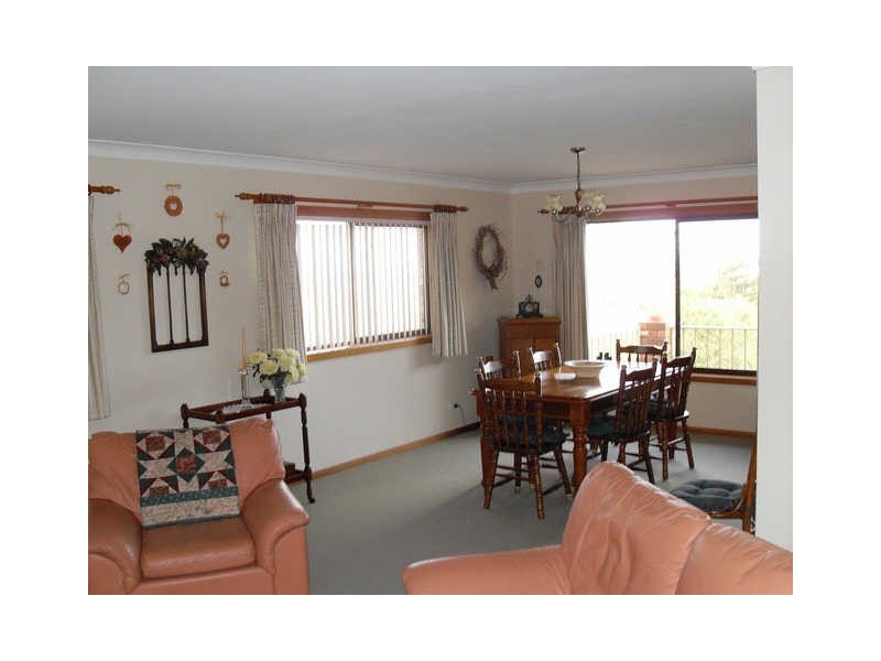 37 Beatty Crescent, Tuross Head NSW 2537