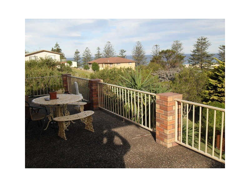 37 Beatty Crescent, Tuross Head NSW 2537