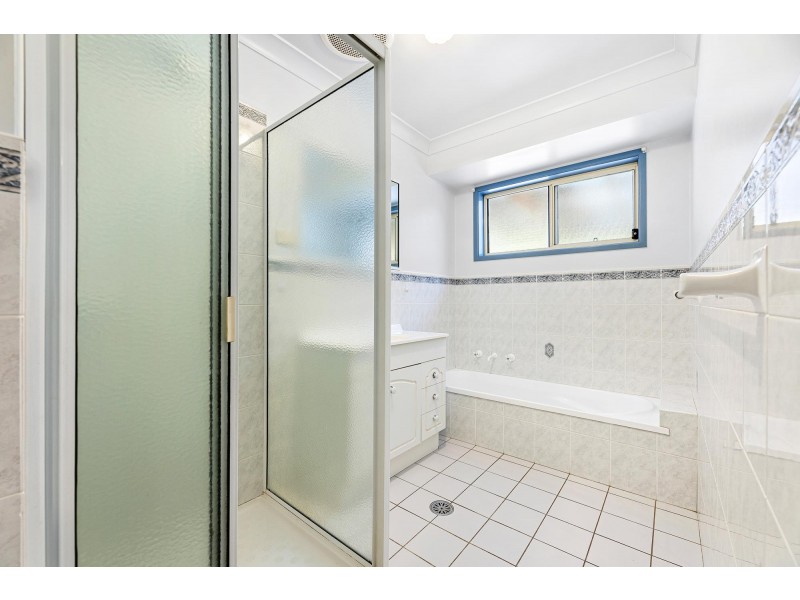 1 Ryley Close, Moruya NSW 2537