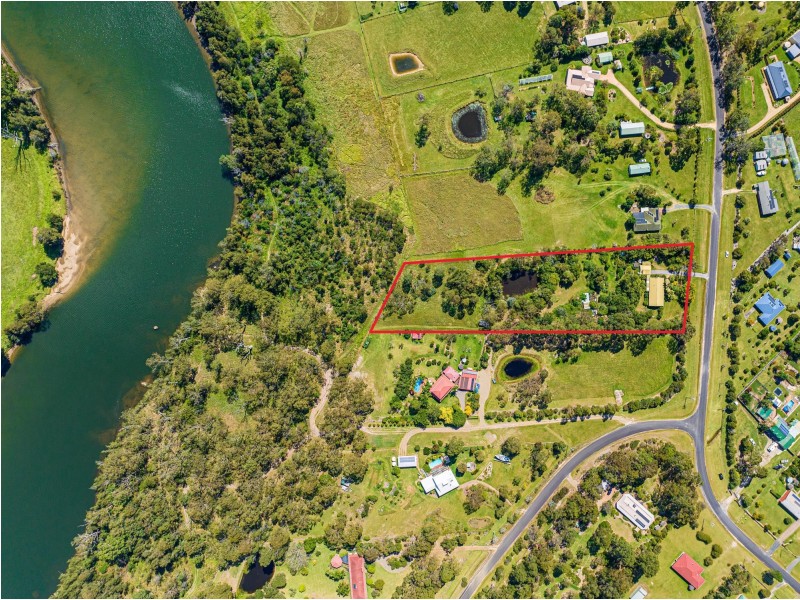 24 Glenduart Grove, Moruya NSW 2537