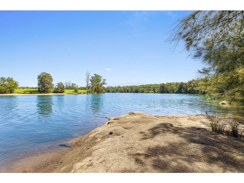 24 Glenduart Grove, Moruya NSW 2537